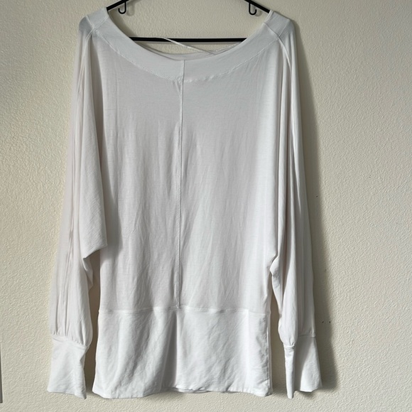 Free People FP Movement White Long Sleeve Workout Top size L - Picture 1 of 5